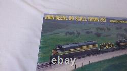 Athearn HO SCALE TRAIN SET With John Deere TRACTORS NIB USA MADE Factory Sealed