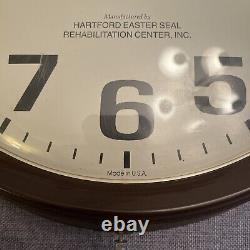 Vintage 14(GE) Electric Clock 1970's Working Easter Seals Hartford Made In USA